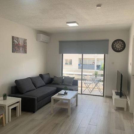 Prestige Worldwide Apartments 아이아 나파 외부 사진