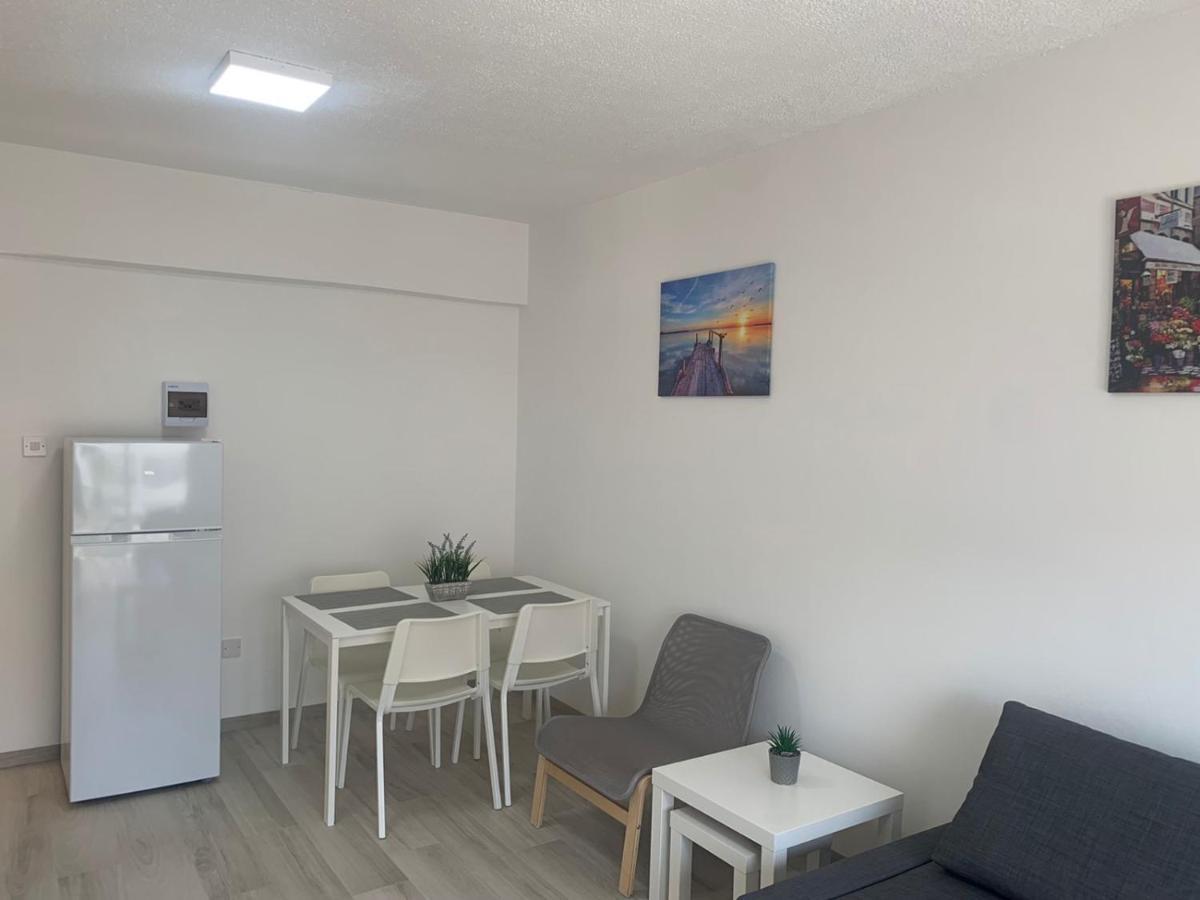 Prestige Worldwide Apartments 아이아 나파 외부 사진