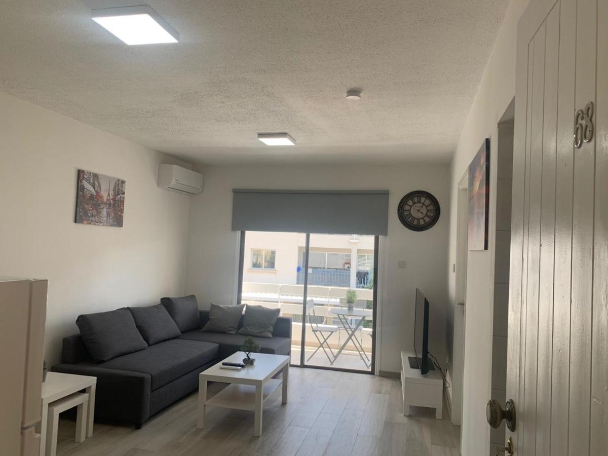 Prestige Worldwide Apartments 아이아 나파 외부 사진